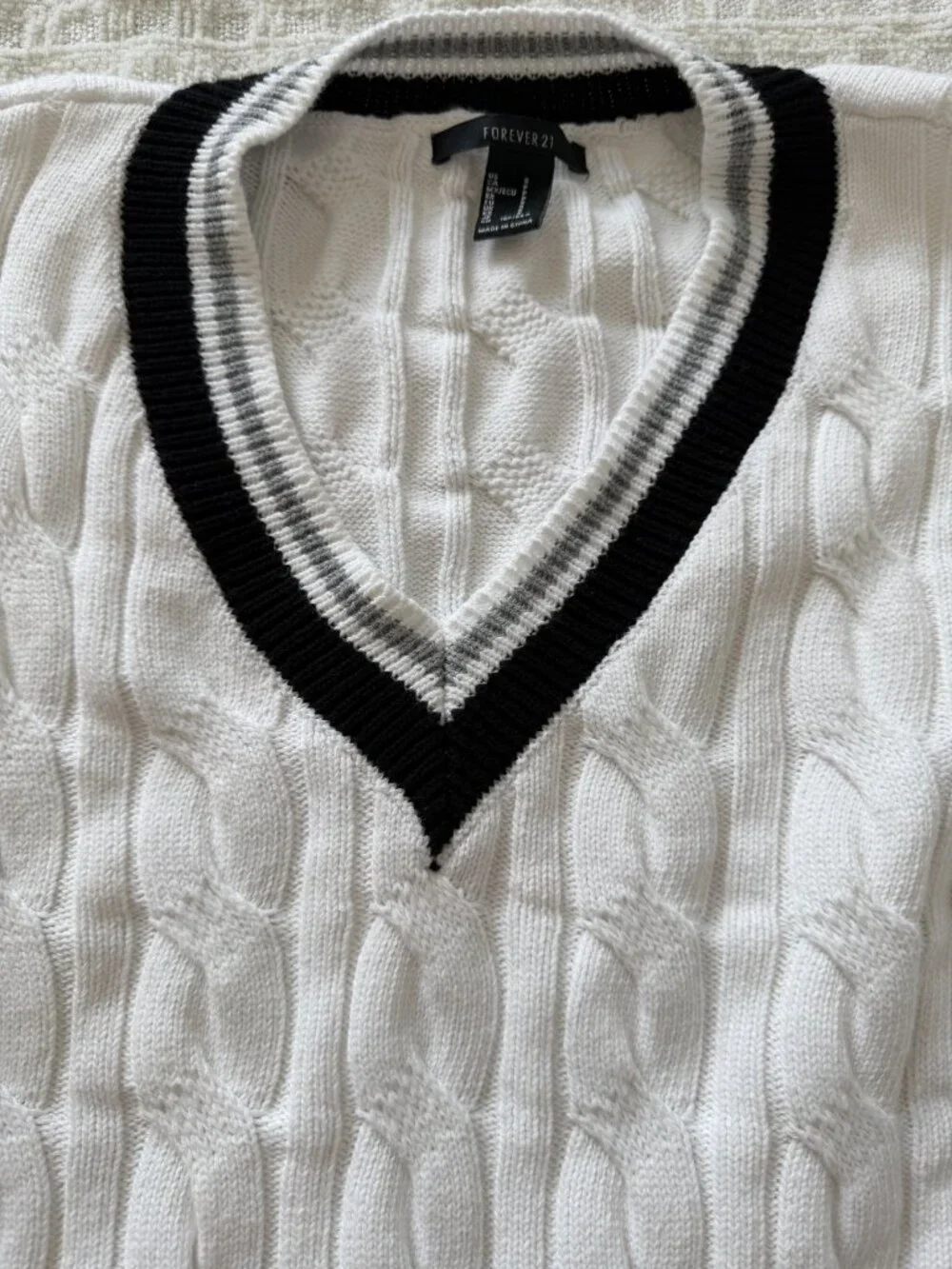 Forever 21 Women's White and Cream Jumper